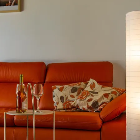 Sea View With King Bed, 150mbps Wifi And Patio Swing 아파트 *