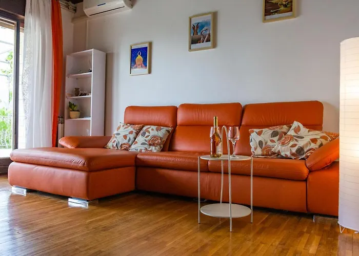 Daire Sea View With King Bed, 150mbps Wifi And Patio Swing Kastav
