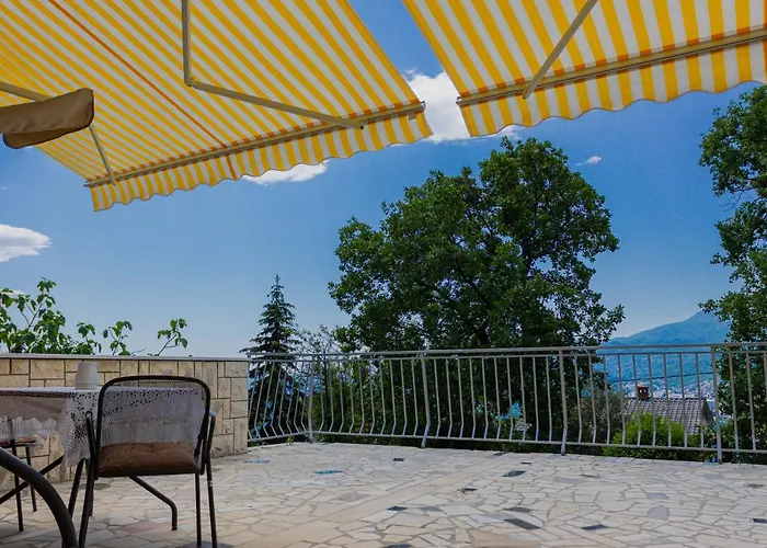 Sea View With King Bed, 150mbps Wifi And Patio Swing Kastav
