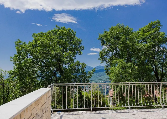 Sea View With King Bed, 150mbps Wifi And Patio Swing Daire