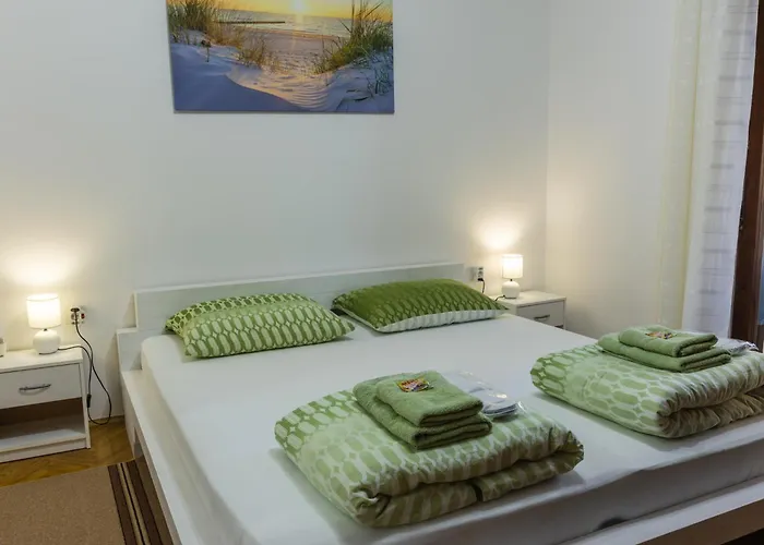 Daire Sea View With King Bed, 150mbps Wifi And Patio Swing Kastav