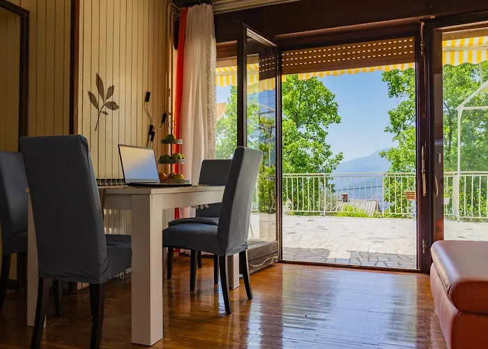 Sea View With King Bed, 150mbps Wifi And Patio Swing Kastav