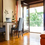 Sea View With King Bed, 150mbps Wifi And Patio Swing Apartmán Kastav