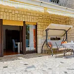 Sea View With King Bed, 150mbps Wifi And Patio Swing *