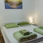Apartmán Sea View With King Bed, 150mbps Wifi And Patio Swing Kastav