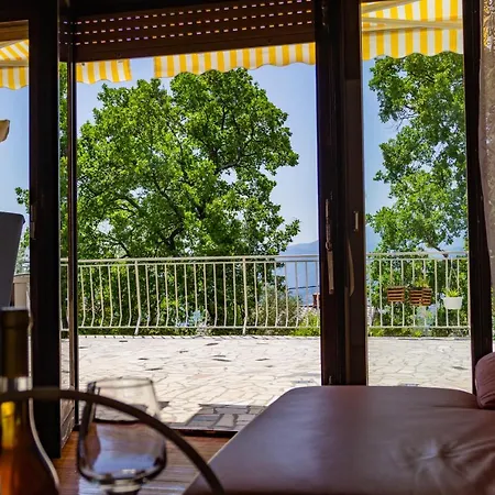 Sea View With King Bed, 150mbps Wifi And Patio Swing