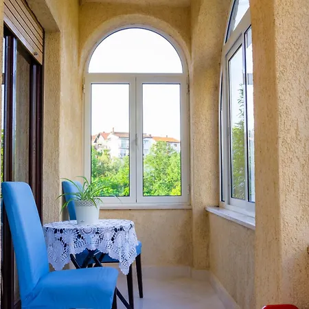 Sea View With King Bed, 150mbps Wifi And Patio Swing Apartment Kastav