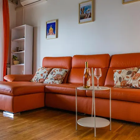 Sea View With King Bed, 150mbps Wifi And Patio Swing Apartment Kastav