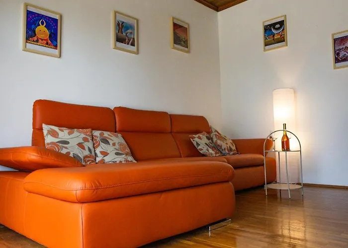 Sea View With King Bed, 150mbps Wifi And Patio Swing *